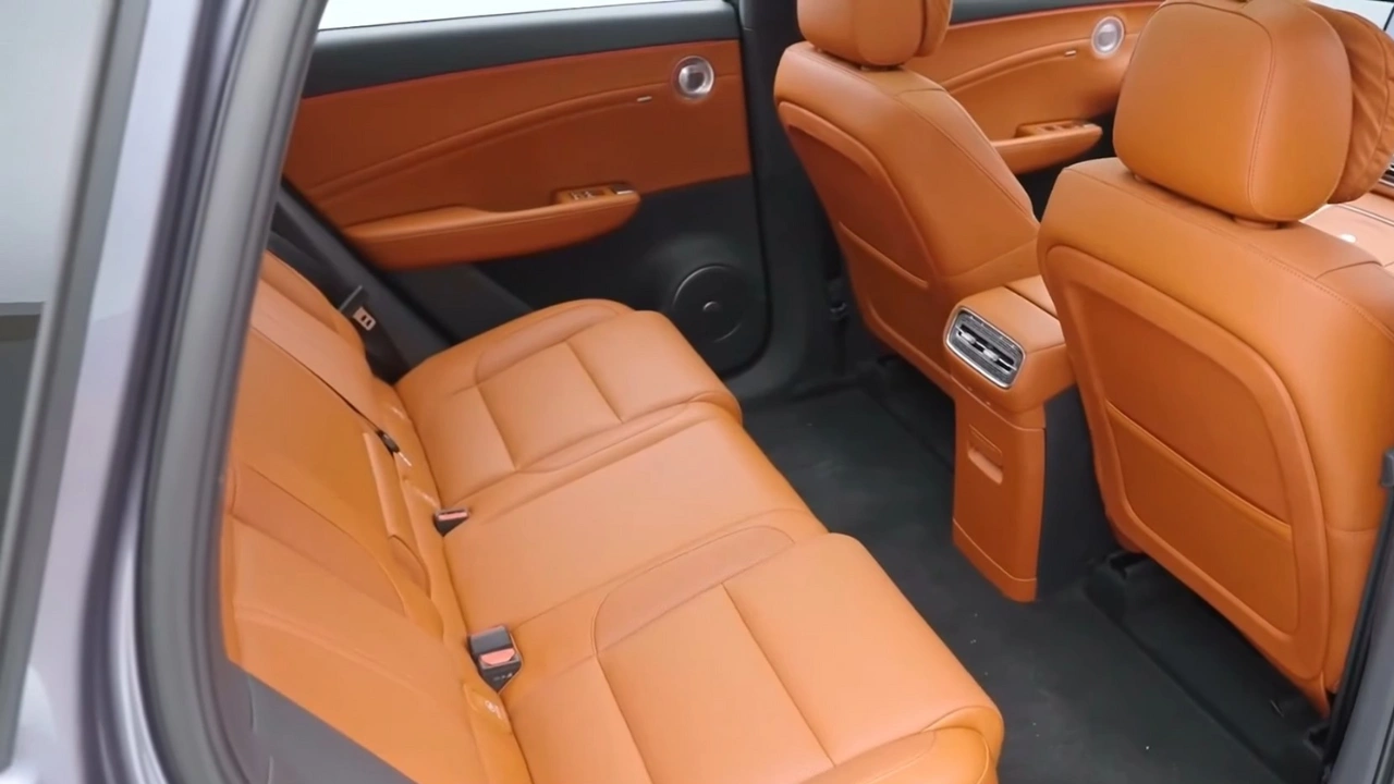 Hongqi HS6 PHEV Achterbank Comfort en Cabine-Ruimte Aanzicht