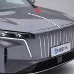 Hongqi HS6 PHEV Grille Vooraanzicht Close-Up Detail met Waterval Chroom Ontwerp