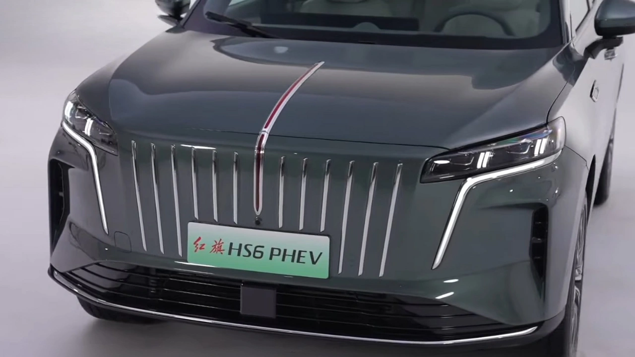Hongqi HS6 PHEV Voorzijde Detail met Grille en Badge Close-Up