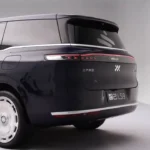 IM Motors LS9 EREV Achter Driekwart Aanzicht met Volledige Breedte Achterlichten