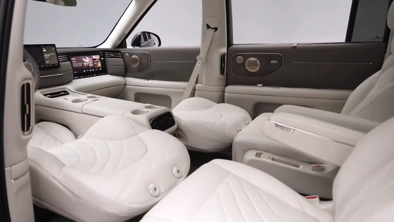 IM Motors LS9 EREV Tweede Rij Zero-Gravity Stoelen met 4D Massage