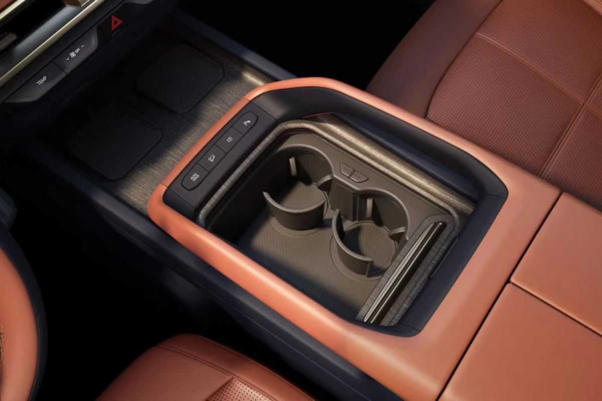 Kia Telluride 2027 Middenconsole Opbergruimte Open met Bekerhouders