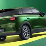 Leapmotor A10 B03X Achterkant Driekwart Aanzicht - Budget Elektrische SUV met Unieke Glimlach-Lichtsignatuur