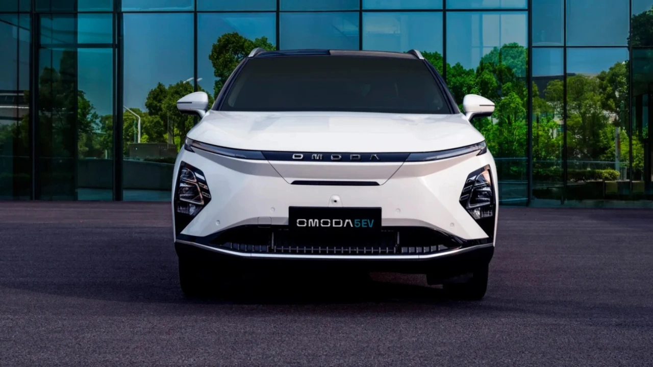Omoda 5 EV Vooraanzicht - Elektrische SUV Keert Terug naar Nederland Onder €30.000