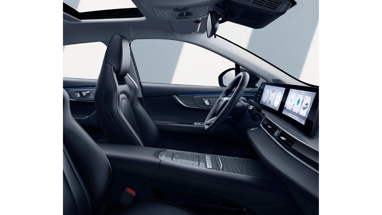 Omoda 5 Ruime Cabine met Panoramisch Zicht