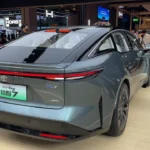 Toyota bZ7 Achter Driekwart Coupé Ontwerp Elektrische Sedan