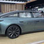 Toyota bZ7 Achter Kwart Aanzicht op Guangzhou Auto Show 2025