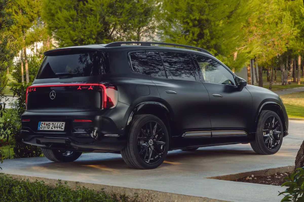 2025 Mercedes-Benz GLB Elektrisch Achterontwerp met LED-Lichtbalk