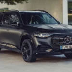 2025 Mercedes-Benz GLB Elektrisch Vooraanzicht in Matzwart