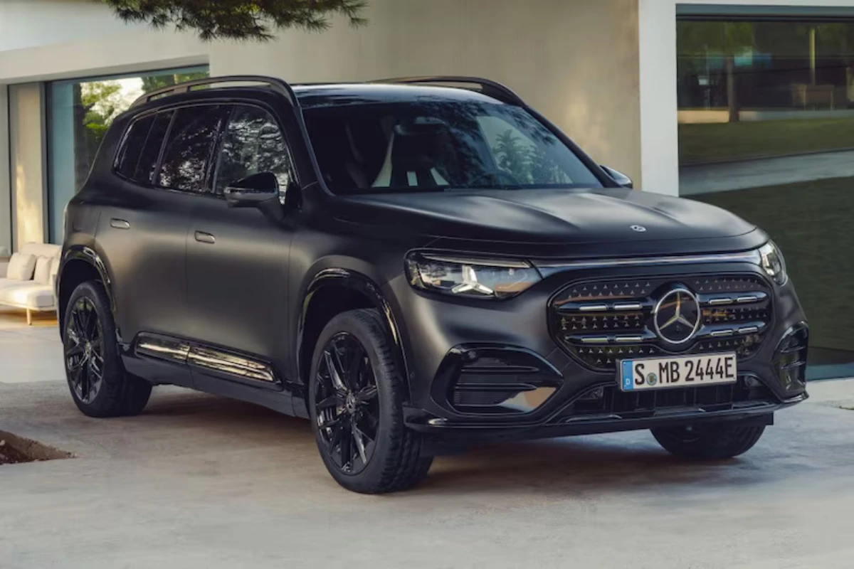 2025 Mercedes-Benz GLB Elektrisch Vooraanzicht in Matzwart