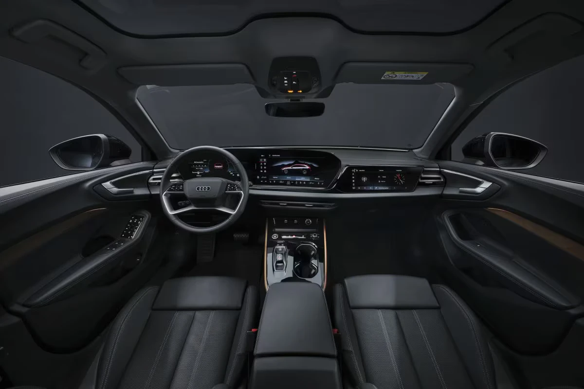 2026 Audi A5 Interieur - Digital Stage Cockpit met Bijgewerkte Fysieke Bediening