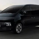 2026 Hyundai Staria Driekwart Vooraanzicht met Opnieuw Ontworpen Bumper