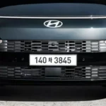 2026 Hyundai Staria Voorkant Gedetailleerd Aanzicht met Gegraveerde LED-Strip