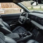 2026 KGM Actyon Hybrid Premium Interieur met Gewatteerde Lederen Stoelen