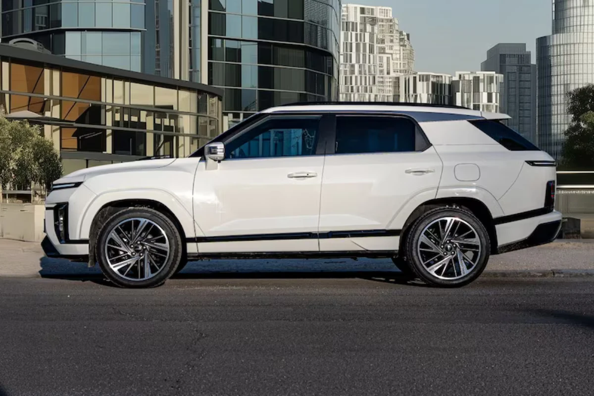 2026 KGM Actyon Hybrid Zijaanzicht met 4,74 Meter Lengte