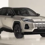2026 Toyota RAV4 Driekwart Vooraanzicht met Zwarte Lichtmetalen Velgen