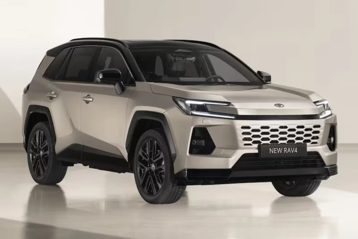 2026 Toyota RAV4 Driekwart Vooraanzicht met Zwarte Lichtmetalen Velgen