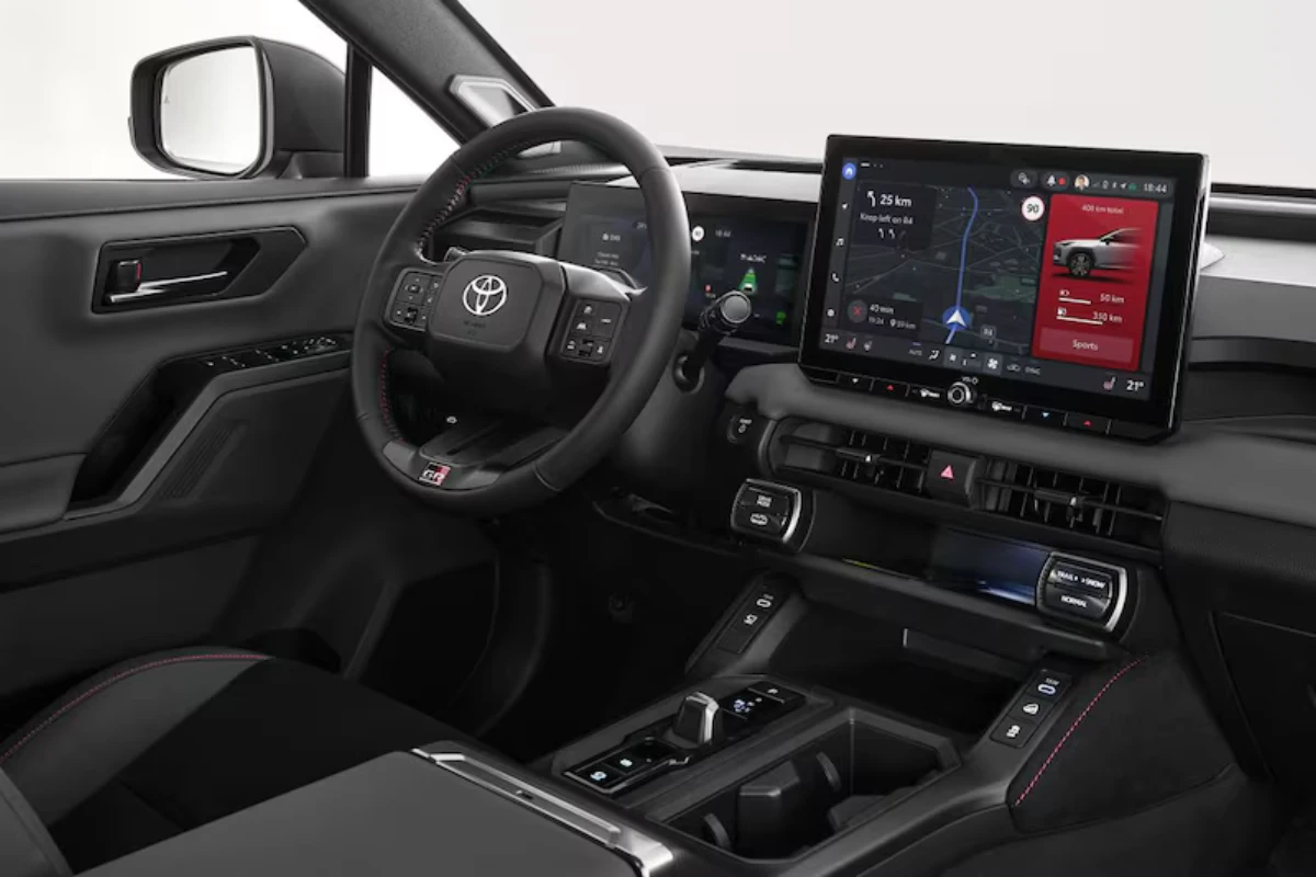 2026 Toyota RAV4 GR Sport Interieur - Prestatie-Gethematiseerde Cabine