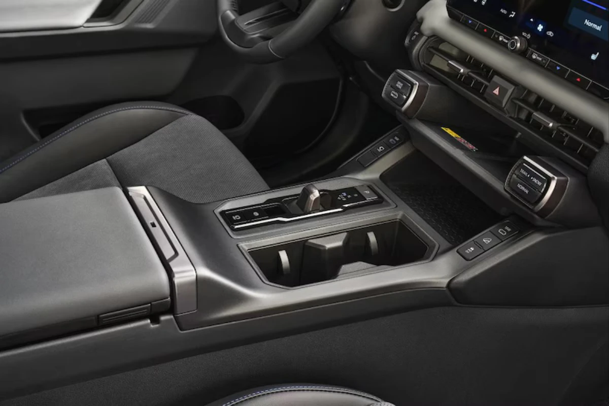 2026 Toyota RAV4 Middenconsole - Draadloos Opladen en Bedieningen