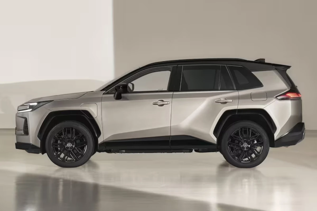 2026 Toyota RAV4 Zijprofiel - Plug-in Hybride Laadpoort Detail