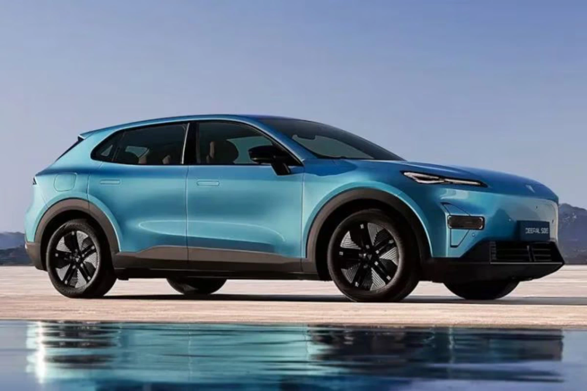 Changan Deepal S05 Zijaanzicht - Blauwe Elektrische SUV Nederland Lancering