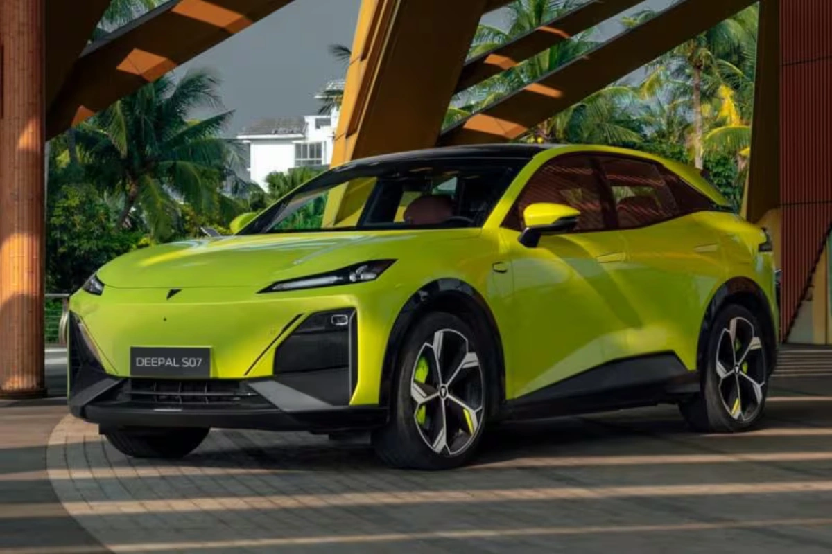 Changan Deepal S07 Vooraanzicht met Turijn-Ontwerp in Limoengroen