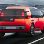 Citroën Elo Concept Achteraanzicht Rijdend Met Verlichte Achterlichten