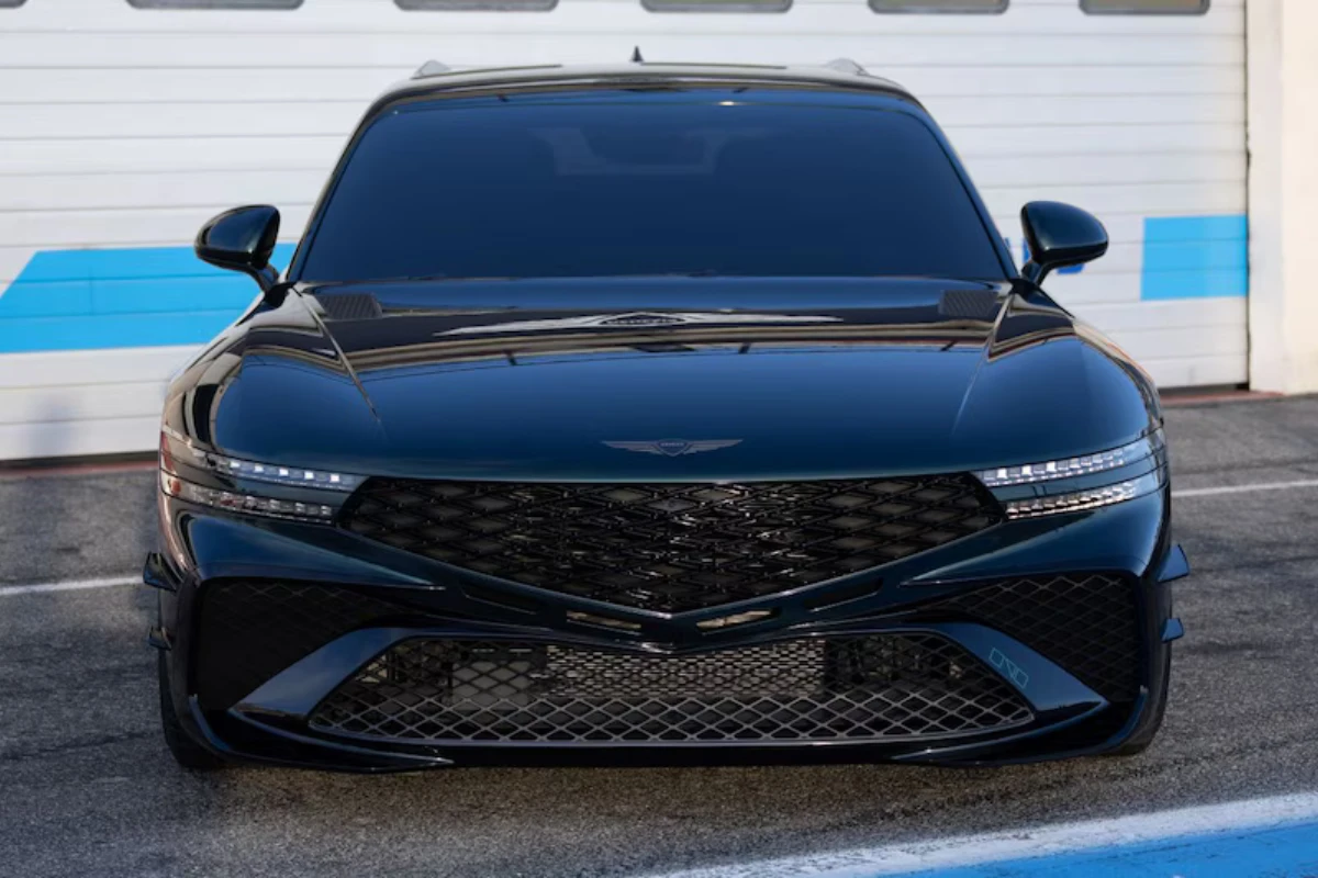 Genesis G90 Wingback Front Fascia met Two-Line Koplampen