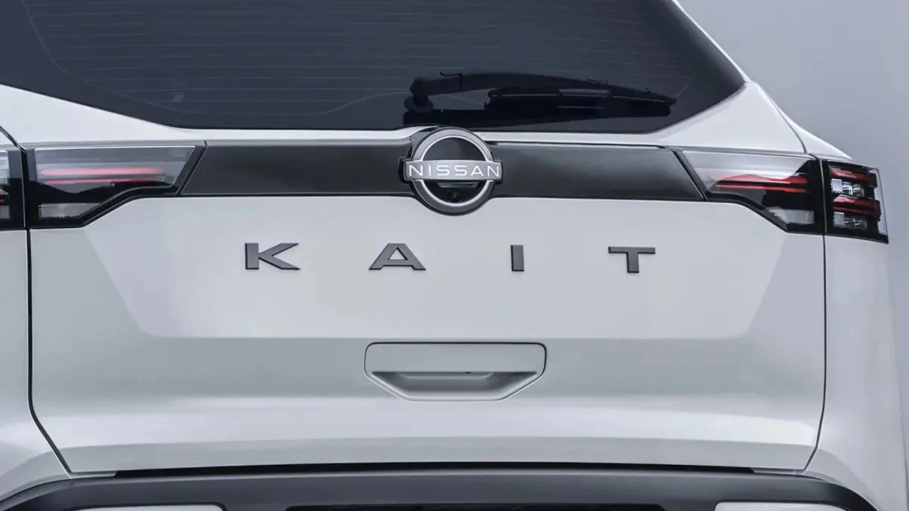 Nissan Kait 2025 Achterklep Badge en LED-Verlichting