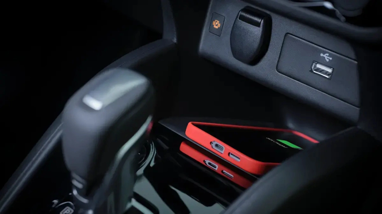 Nissan Kait 2025 Middenconsole Draadloos Opladen en Connectiviteit