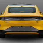 Smart #6 EHD Geel - Achteraanzicht met LED Achterlicht over Volle Breedte en Hybride Badge