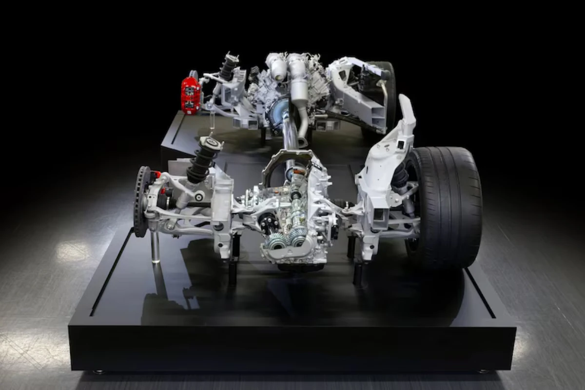 Toyota GR GT Aluminium Chassis en V8 Aandrijflijn Doorsnede