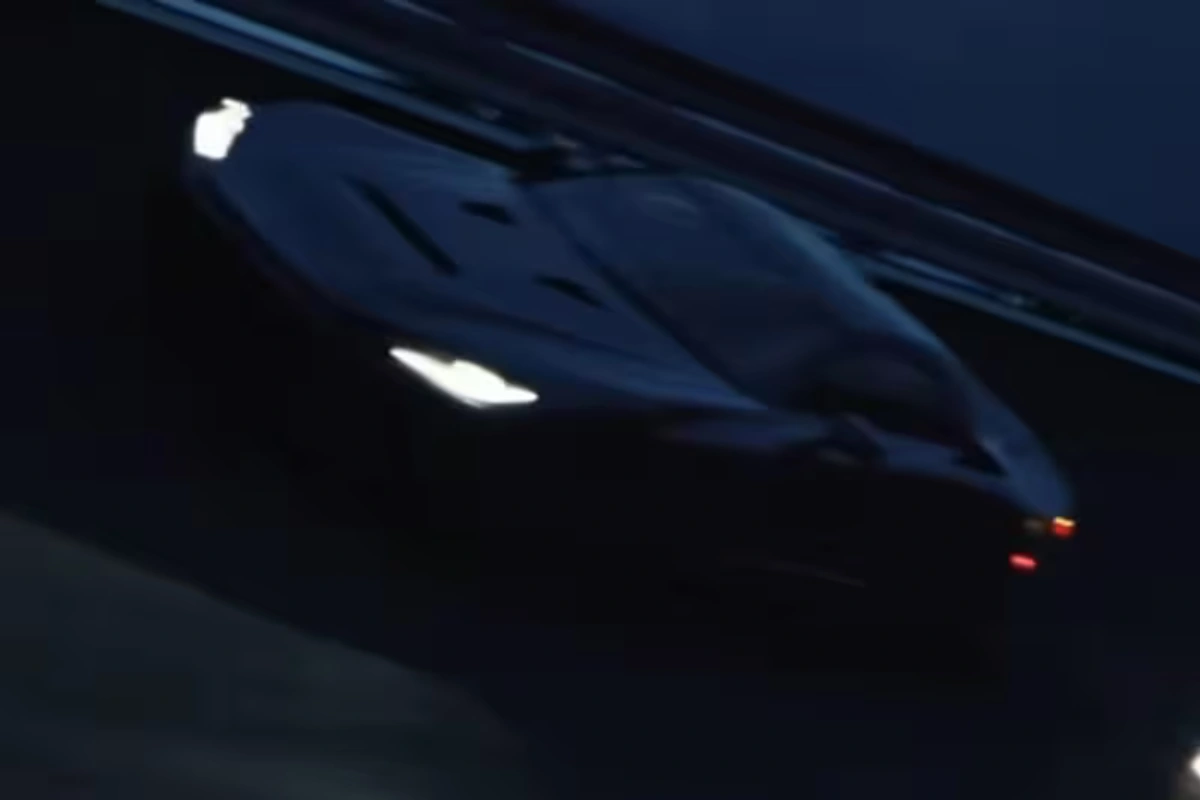 Toyota GR GT Zijaanzicht Onthult Gespierd Design en Brede Heupen