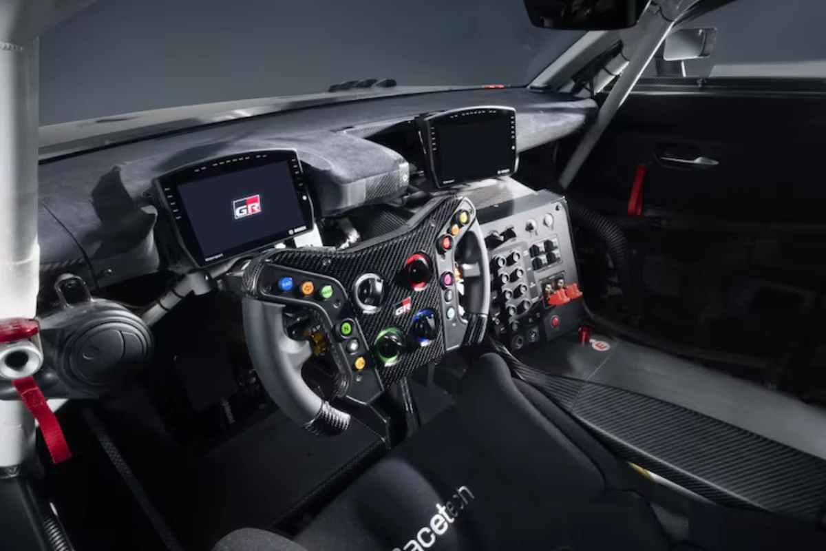 Toyota GR GT3 Racewagen Competitie Cockpit Interieur