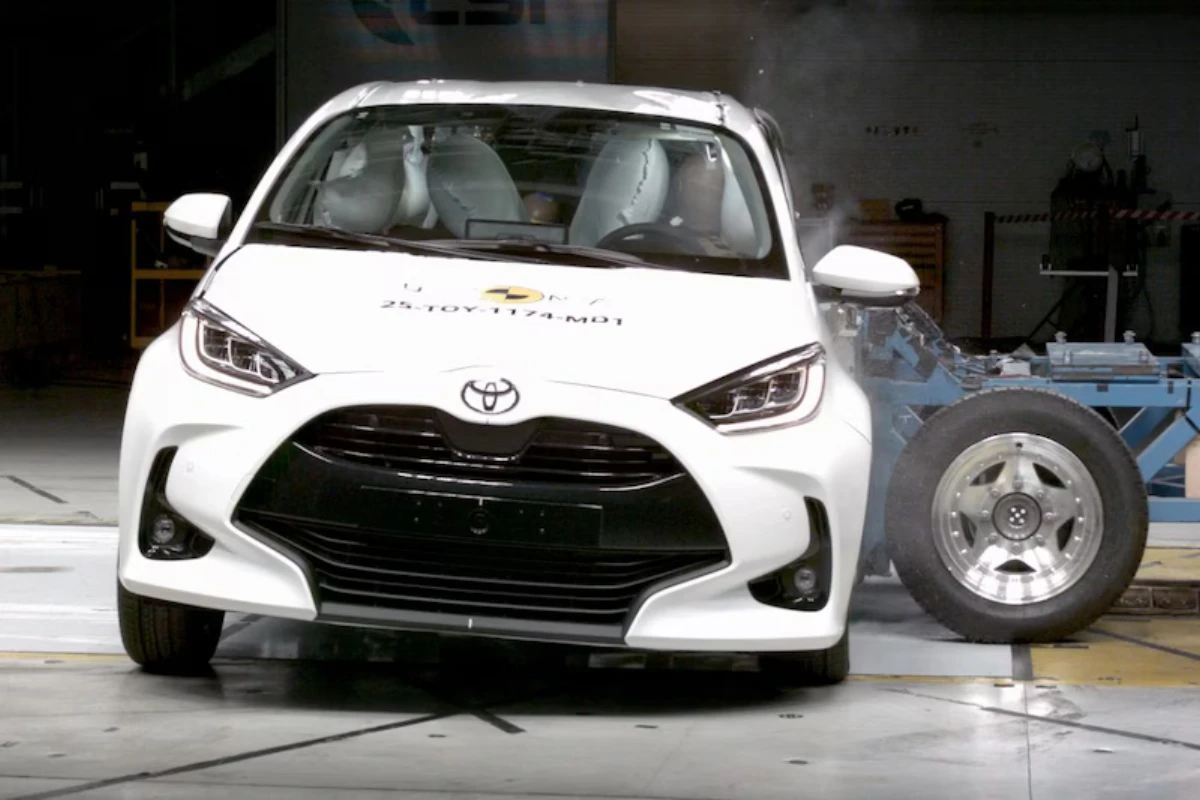 Toyota Yaris Euro NCAP Frontale Crashtest 4 Sterren Rating 2025