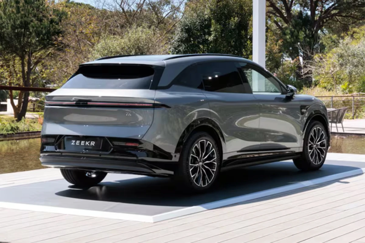 Zeekr 7X Business Edition Achterontwerp met LED-Achterlichtcluster over Volle Lengte