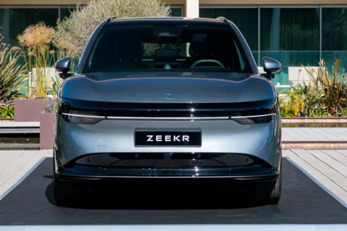 Zeekr 7X Business Edition Vooraanzicht met Kenmerkende LED-koplampen