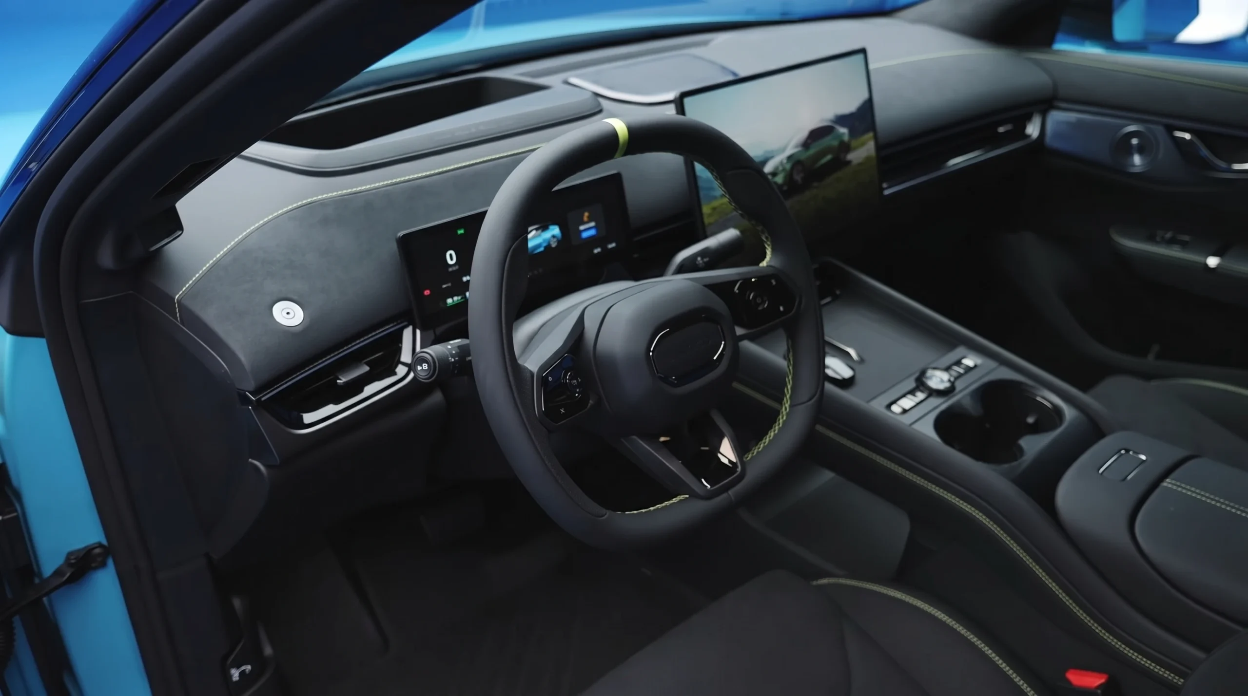 Lynk & Co 07 GT Cockpit
